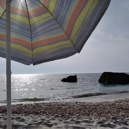 לינה וארוחת בוקר Angolo 3*